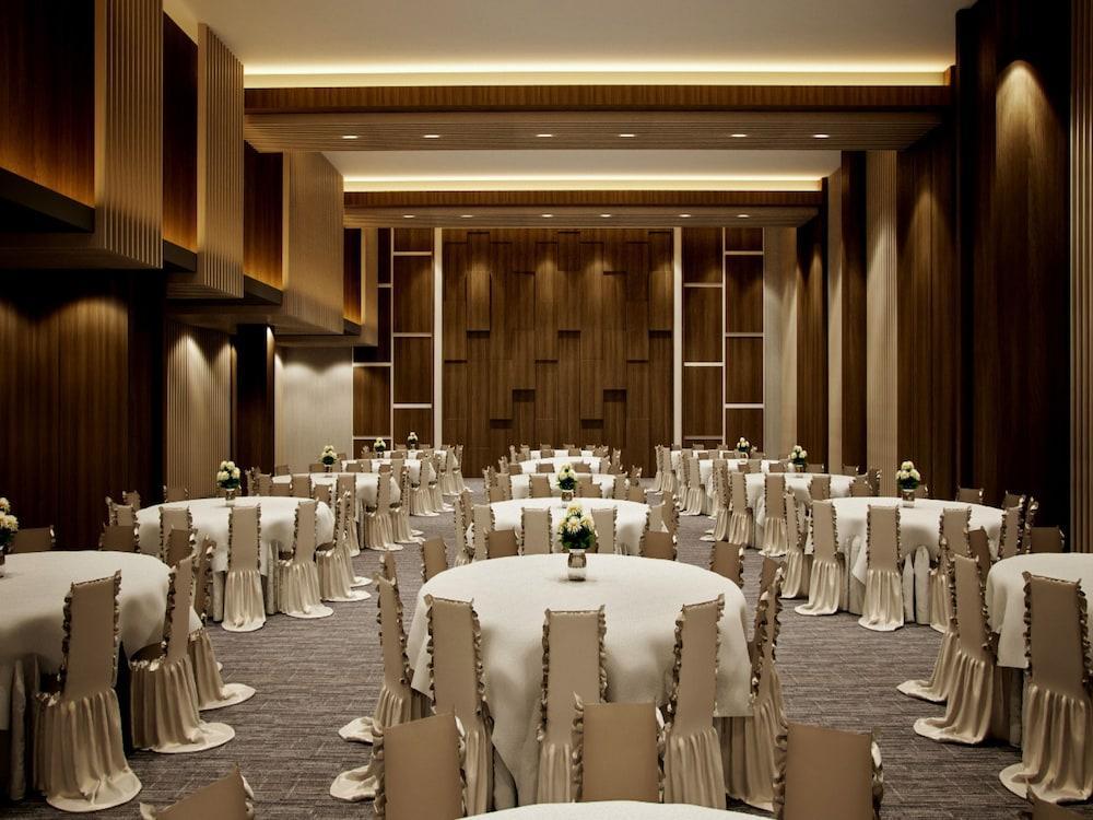 Aston Sidoarjo City Hotel & Conference Center Экстерьер фото