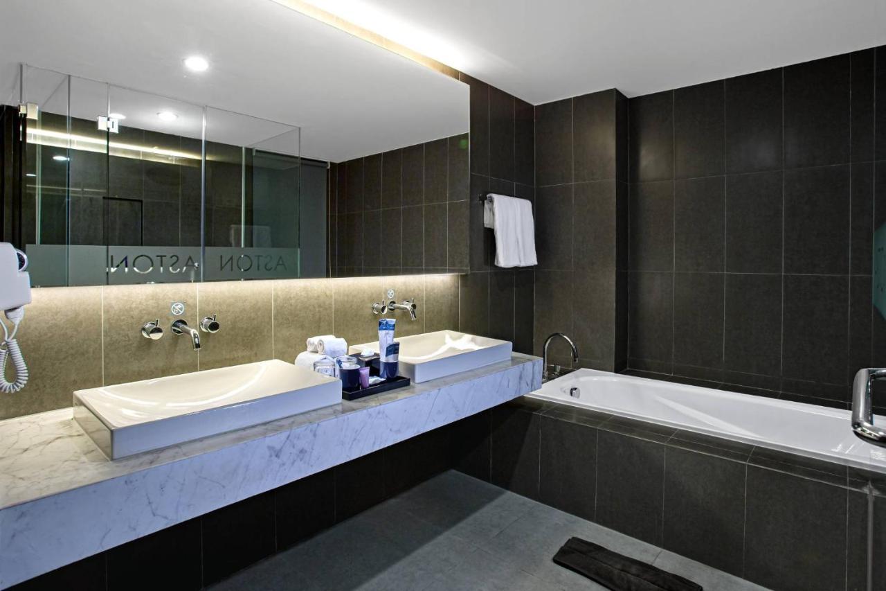 Aston Sidoarjo City Hotel & Conference Center Экстерьер фото
