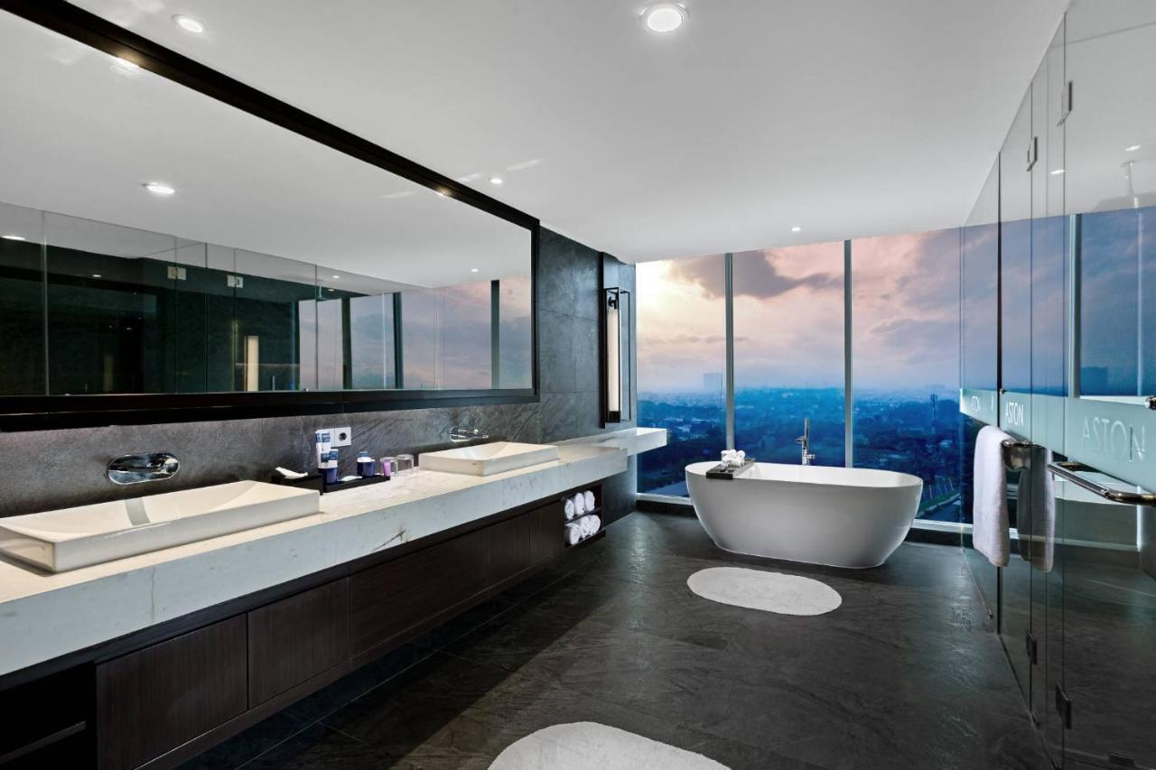Aston Sidoarjo City Hotel & Conference Center Экстерьер фото