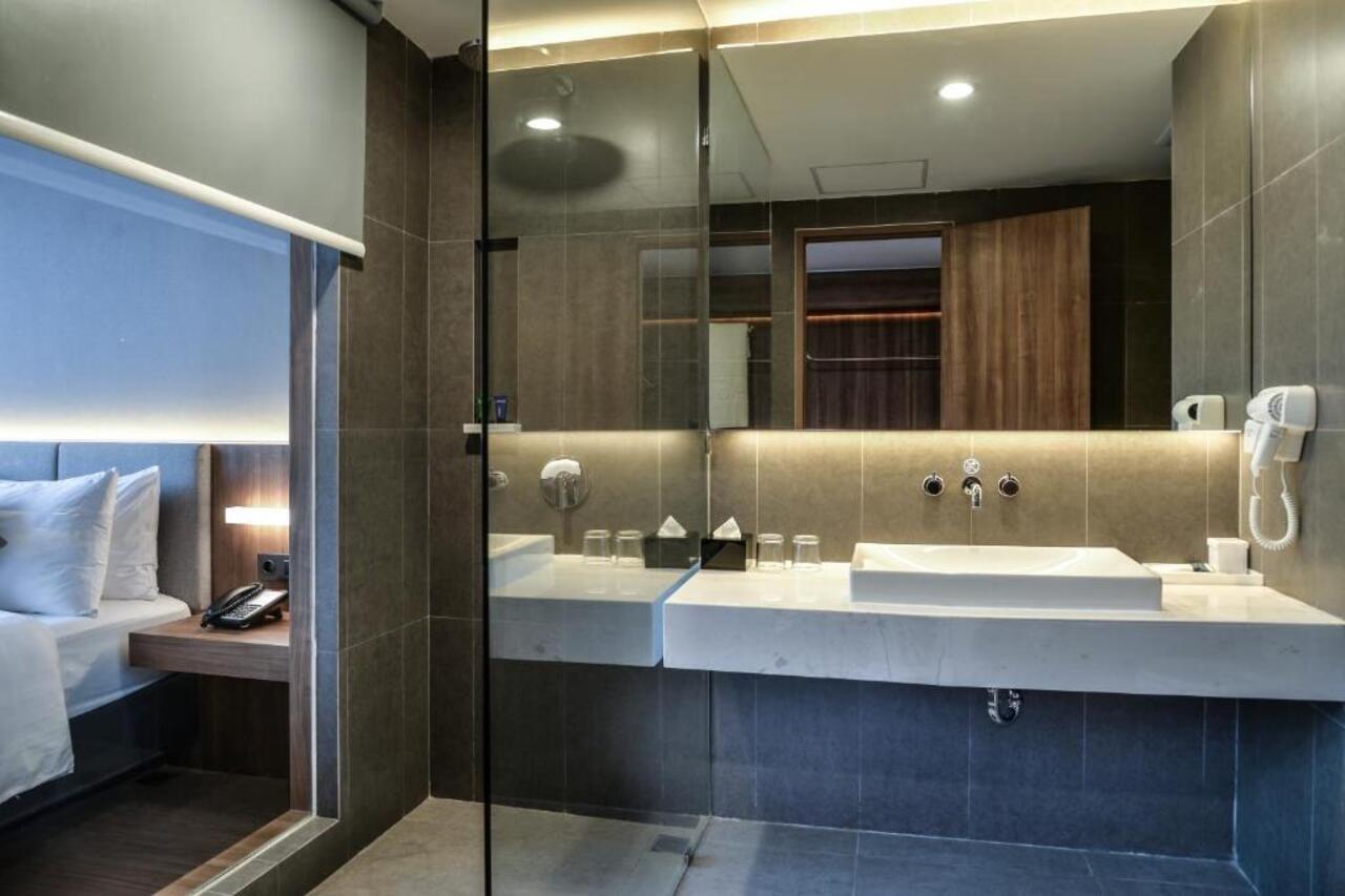 Aston Sidoarjo City Hotel & Conference Center Экстерьер фото