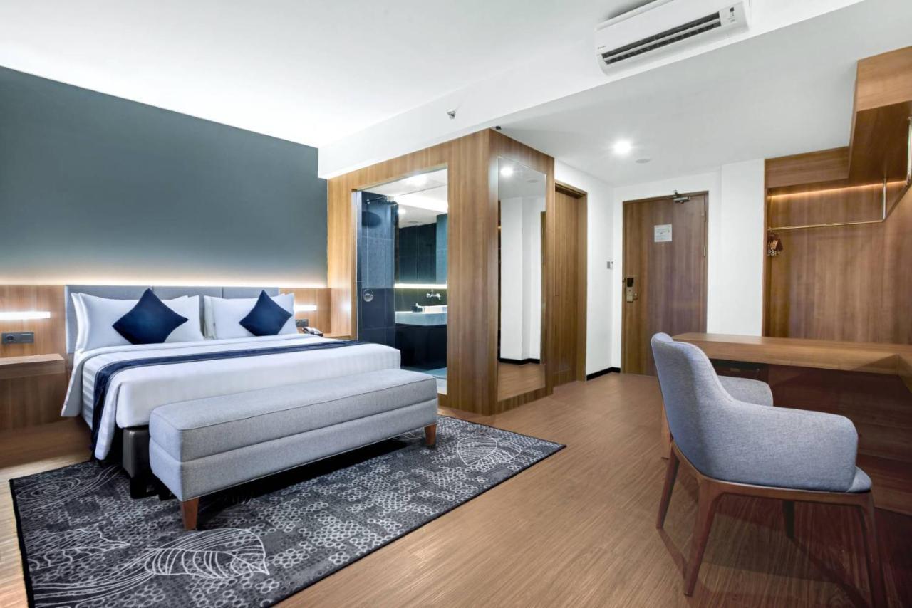 Aston Sidoarjo City Hotel & Conference Center Экстерьер фото